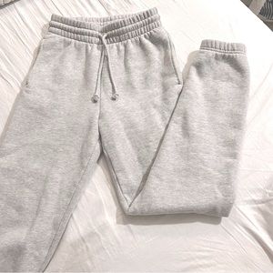 Aritzia TNA Cozy Fleece Perfect Sweatpants